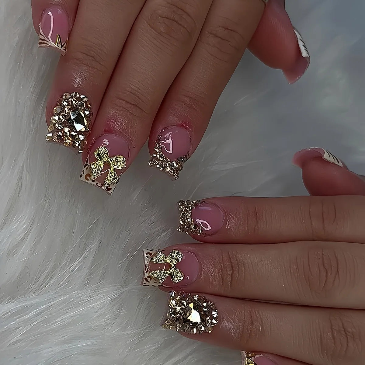 Charlotte Gold Press On Nails