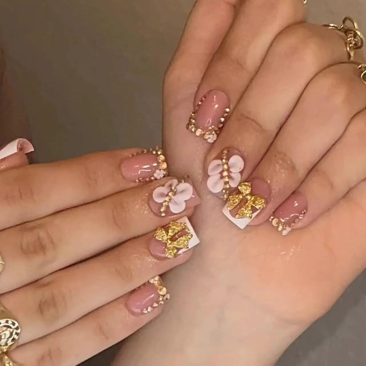 Nova Gold Press On Nails