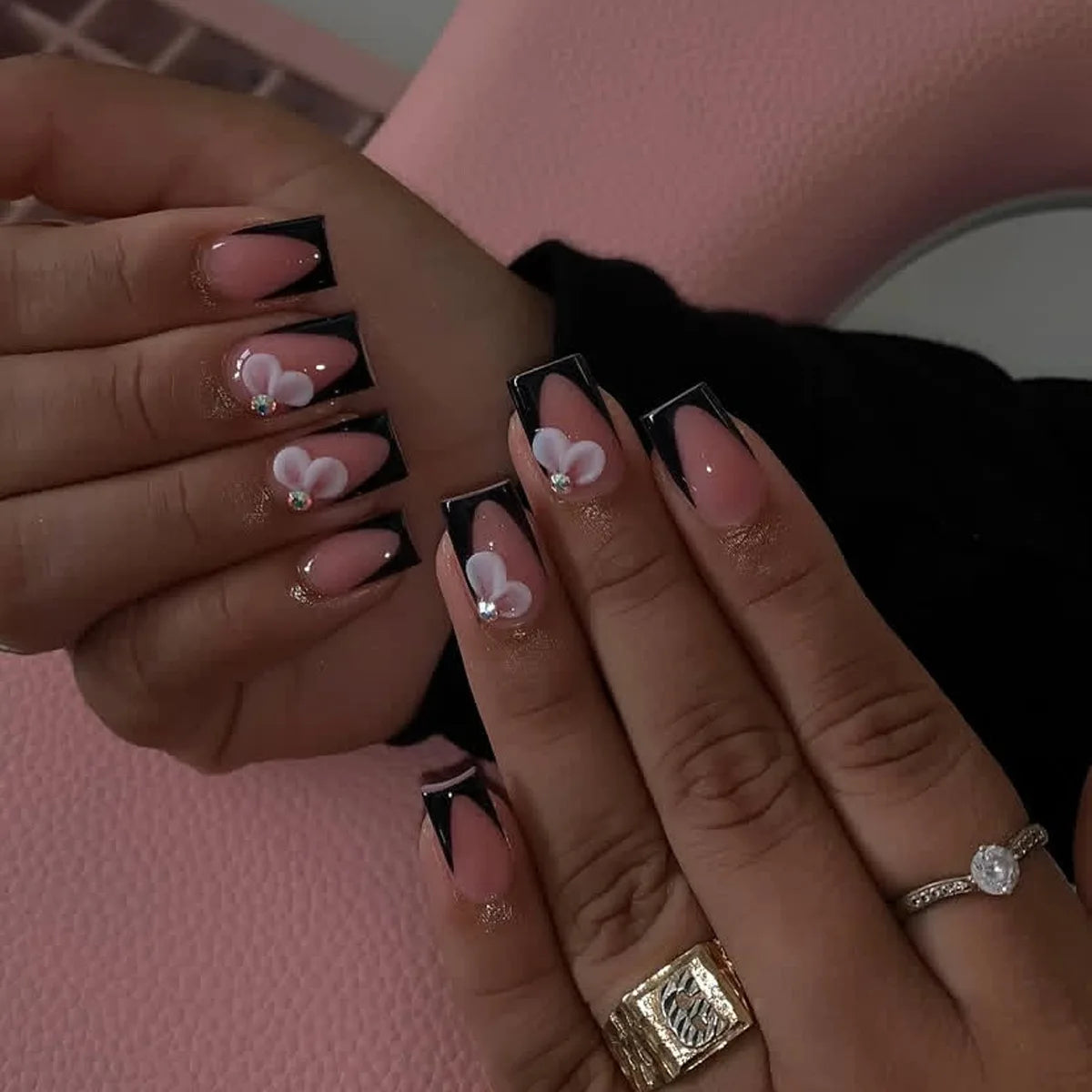 Leilani Black Press On Nails