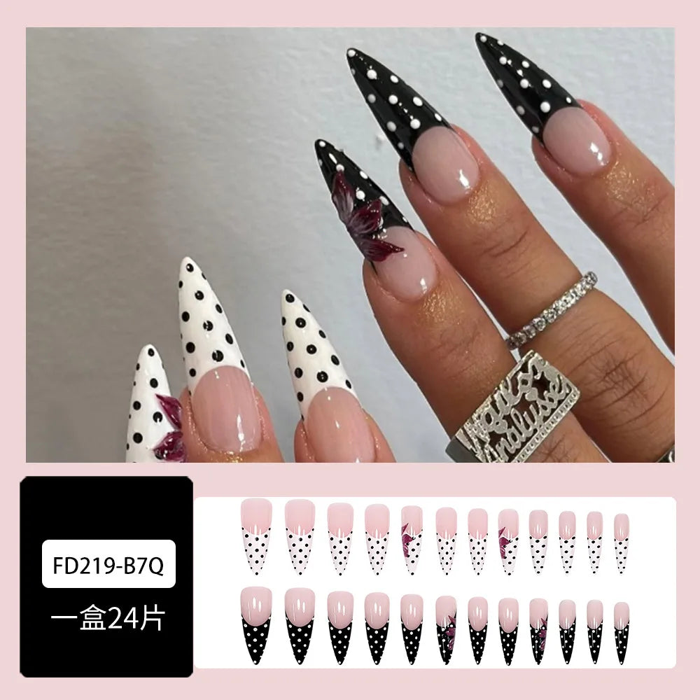 Naya Black Press On Nails