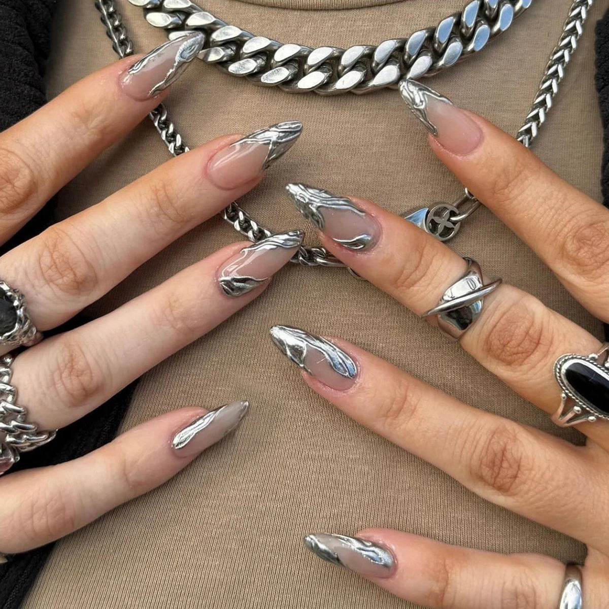 Wren Silver Press On Nails