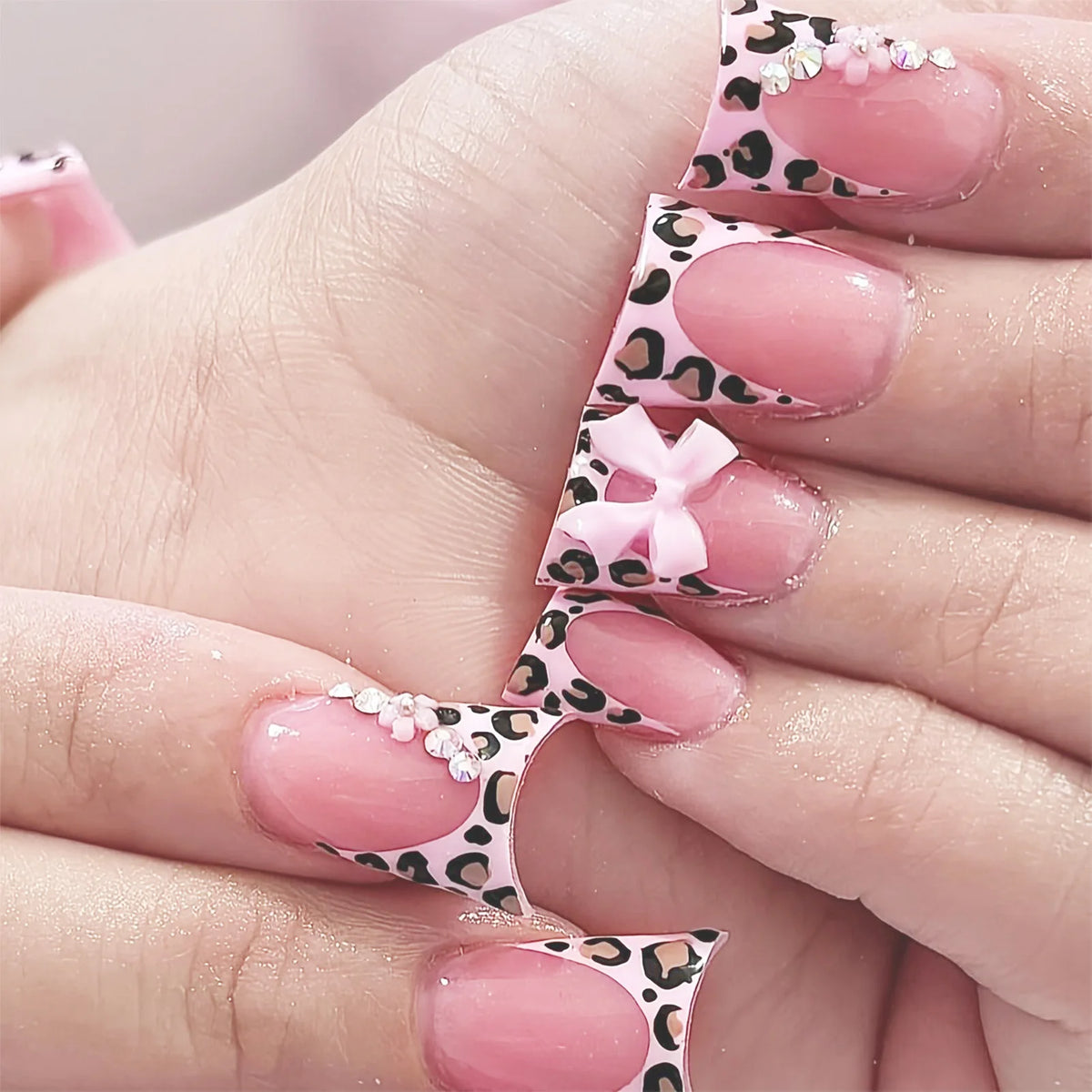 Anne Pink Leopard Press On Nails