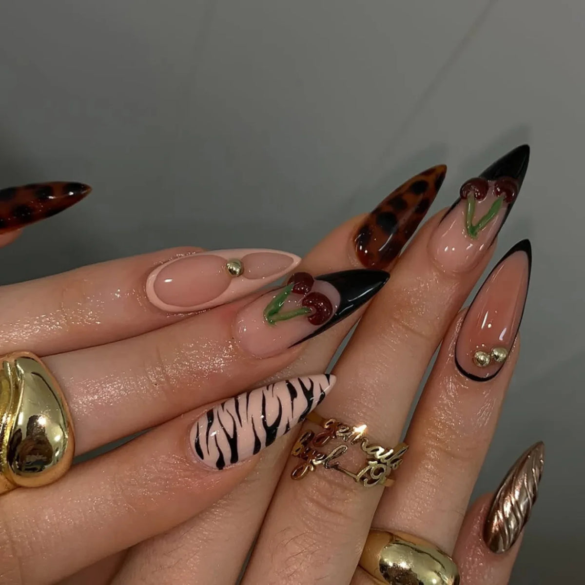 Alma Tortoiseshell Press On Nails